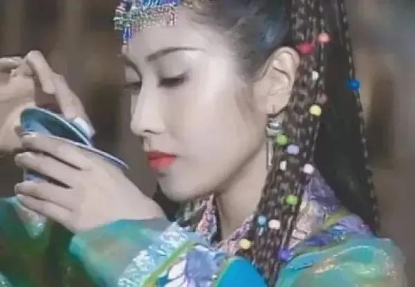 哪些女明星的眼睛很漂亮？