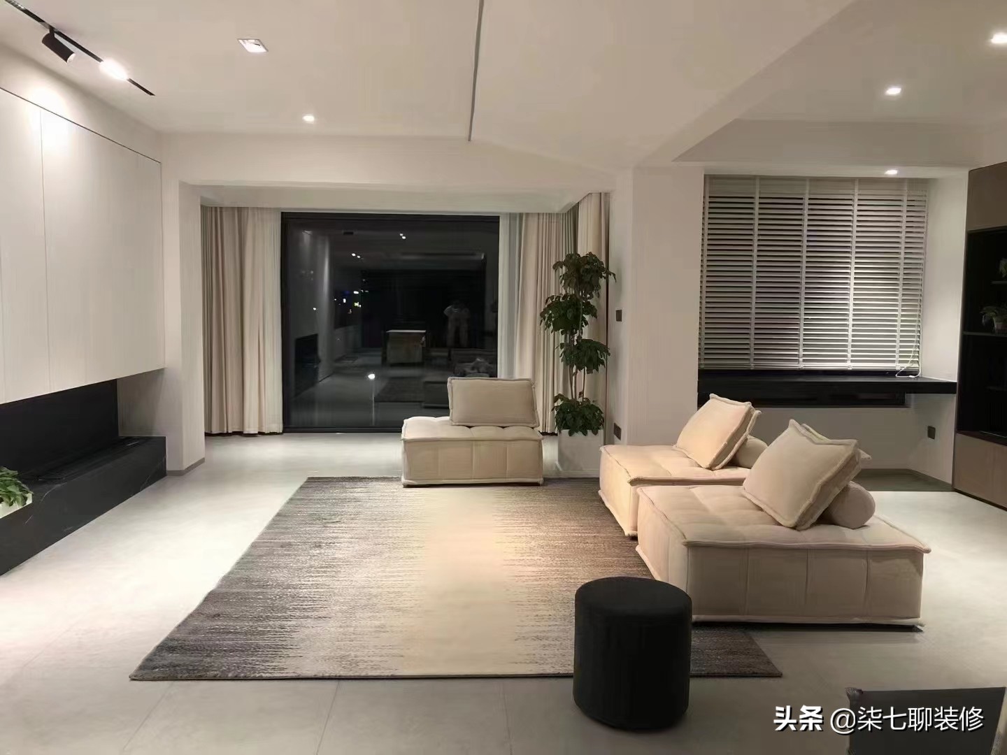 不一样的高级感：套内100平米，现代极简风装修，温暖又舒适