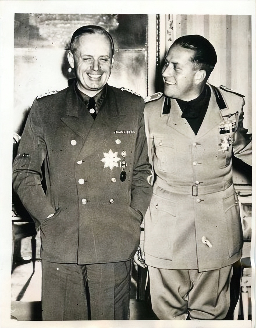 意大利外长加莱阿佐·齐亚诺(galeazzo ciano) 与德国外长约阿希姆