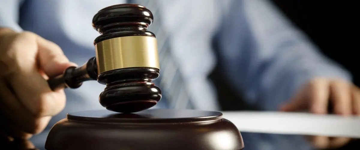 2017年湖南男子车被盗，小偷竟将车主告上法庭，无理诉求令人愤慨