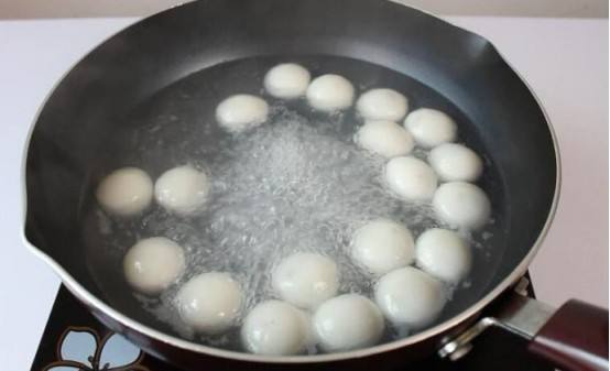 煮汤圆用冷水还是热水煮汤圆用冷水还是热水速冻