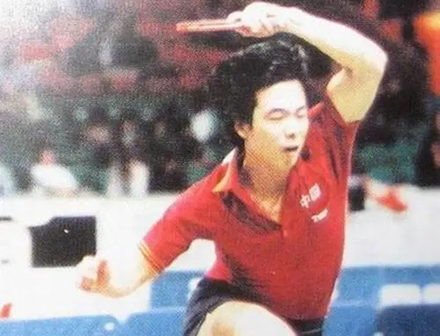 国乒文体恋仅蔡振华圆满，相濡以沫34年，曾和妻子住15平米小屋