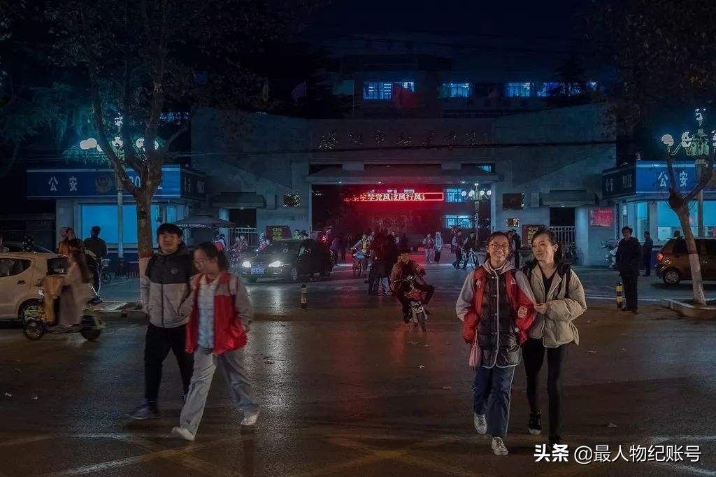 9年前，黑龙江女教师张丽莉为救学生致双腿截肢，如今怎么样了？