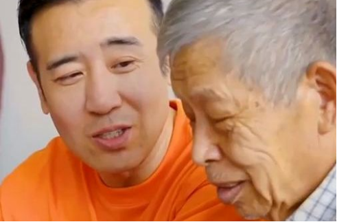 “大器晚成”于和伟：母亲反对他演戏，姐姐卖钢琴送他去戏剧学院