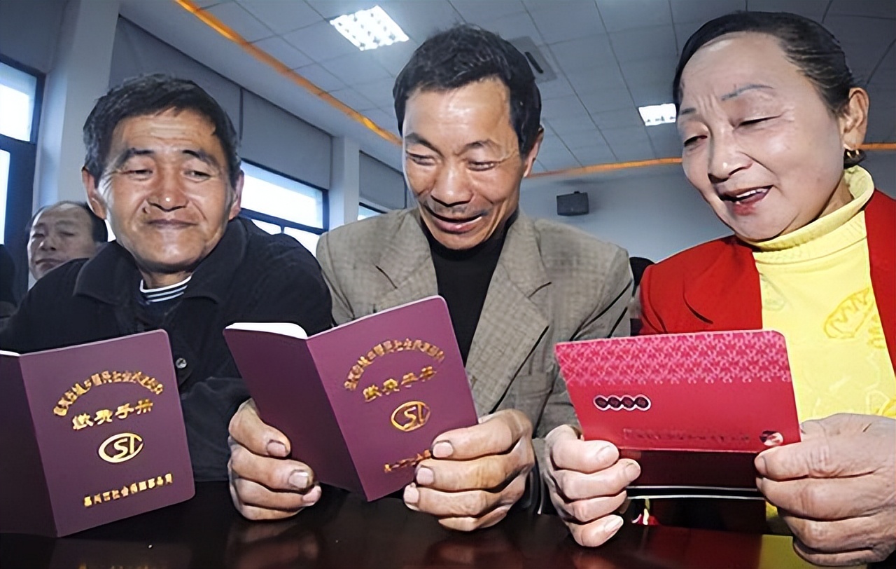 補(bǔ)繳行不通了？2022年社保迎來(lái)“新調(diào)整”，斷繳的處理方法來(lái)了