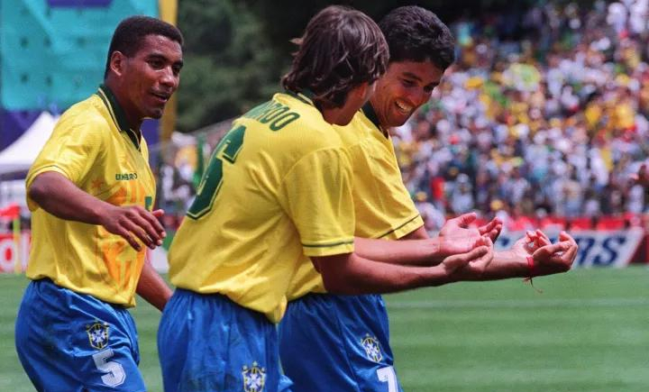 世界杯黄红牌小组出线(1994年世界杯B组，巴西大胜喀麦隆出线，贝贝托摇篮舞首秀)