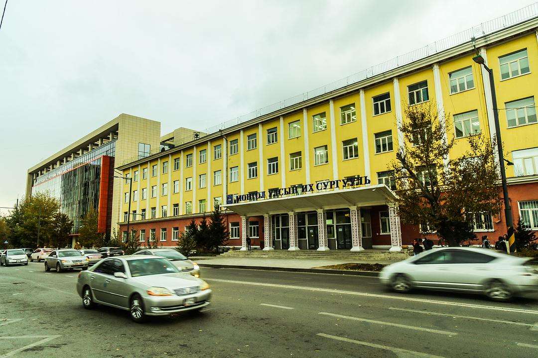 蒙古国“现状”，海军夏天运羊毛，冬天捕鱼，还有25个探秘冷知识