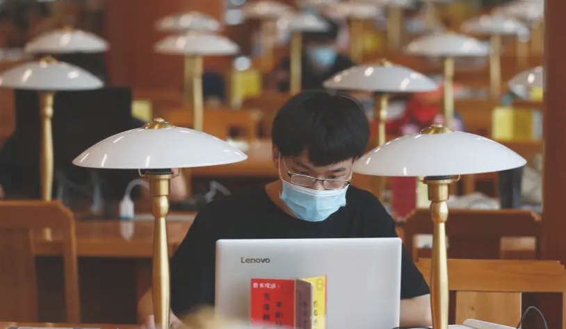 大学新生要注意，这几个“证”已被官方明确取消，考了也没啥大用