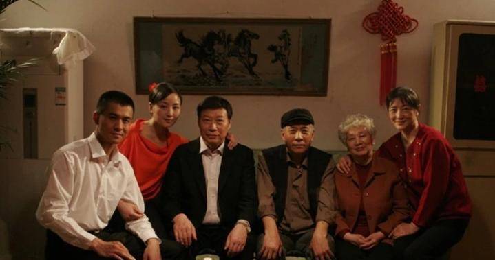 魏积安:为母亲拒上春晚,和妻子恩爱39年无绯闻,不计得失帮老乡
