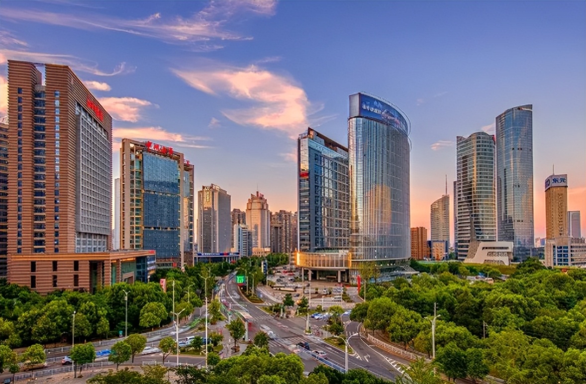 国内大学共分为8个档次，考上第4档就是赢家，看你能考上哪一档？