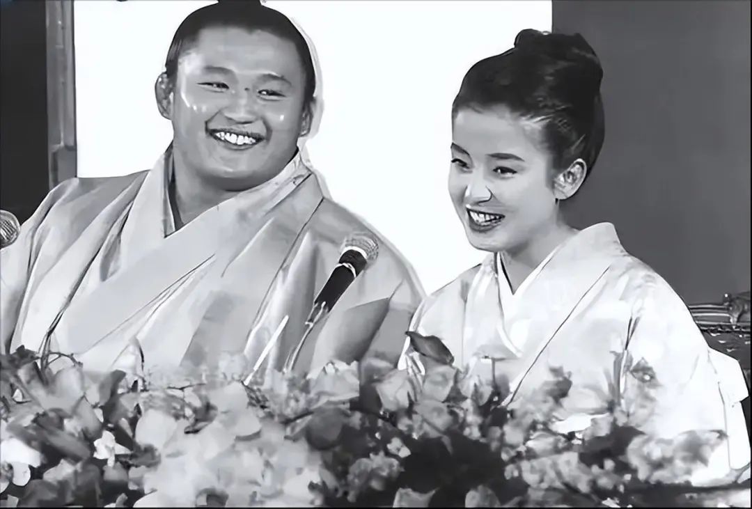 她14岁被母亲强行送给导演,被操控的人生真可悲!-蘑菇号