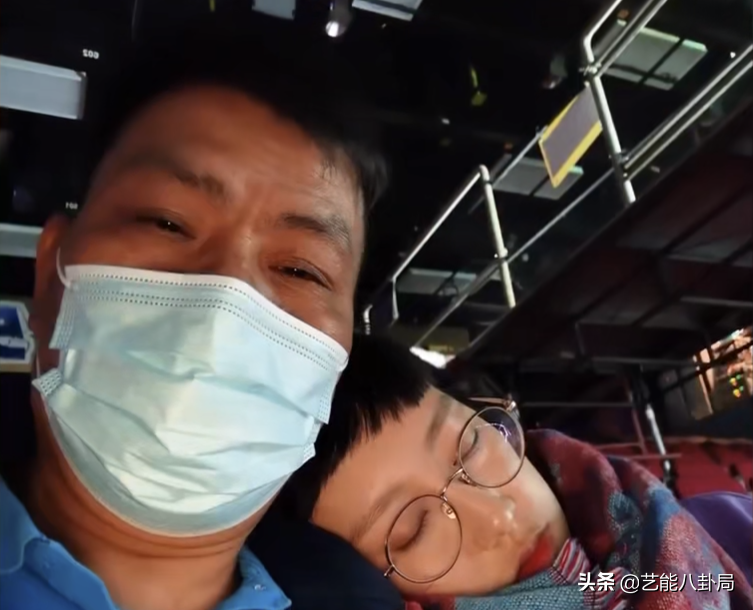 17歲港圈唱將炎明熹！父母定居內地，粵語歌開口跪，打破刻板印象