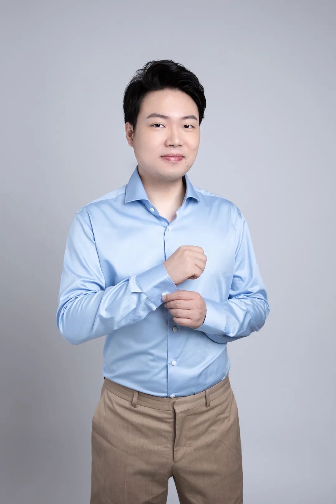 武汉110㎡现代轻奢江景房，低调优雅，一进门就“撩”到你