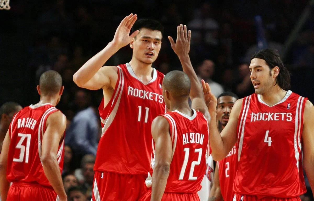 nba哪些人代言鞋子不贵（国内品牌签约的NBA球星一览，汤普森十年8000万美元性价比最高）