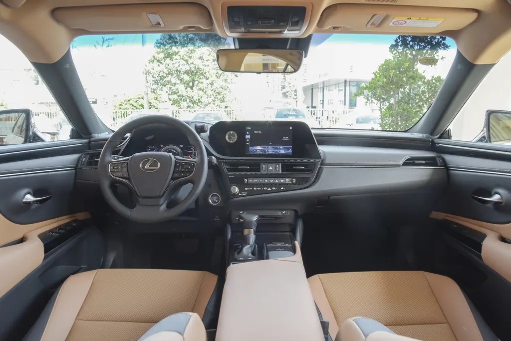 开完雷克萨斯ES300H，再换上朋友的奥迪A6L，车主说出真实感受