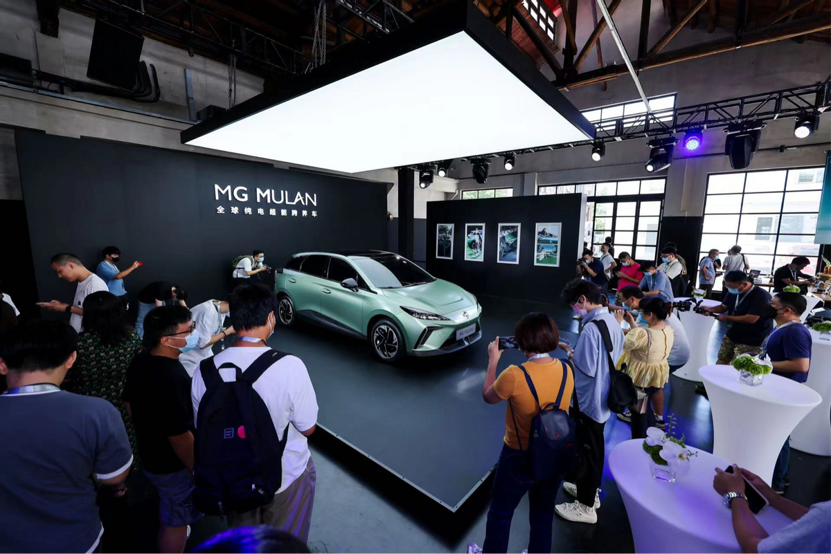 造型酷飒+零百3.8s，玩纯电还得是MG MULAN