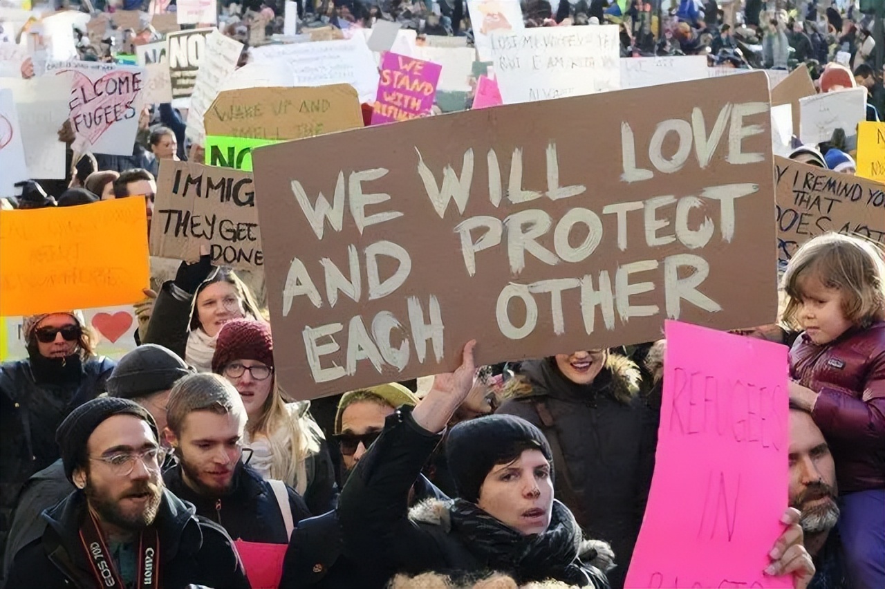 法国足球队有个黑人叫什么（狠狠打脸美国，阿根廷球队里，为什么没有黑人？）