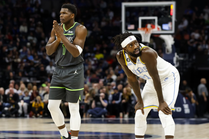 nba交易截止日2022直播（在2023年NBA交易截止日，每支球队都应该解决的一件事）