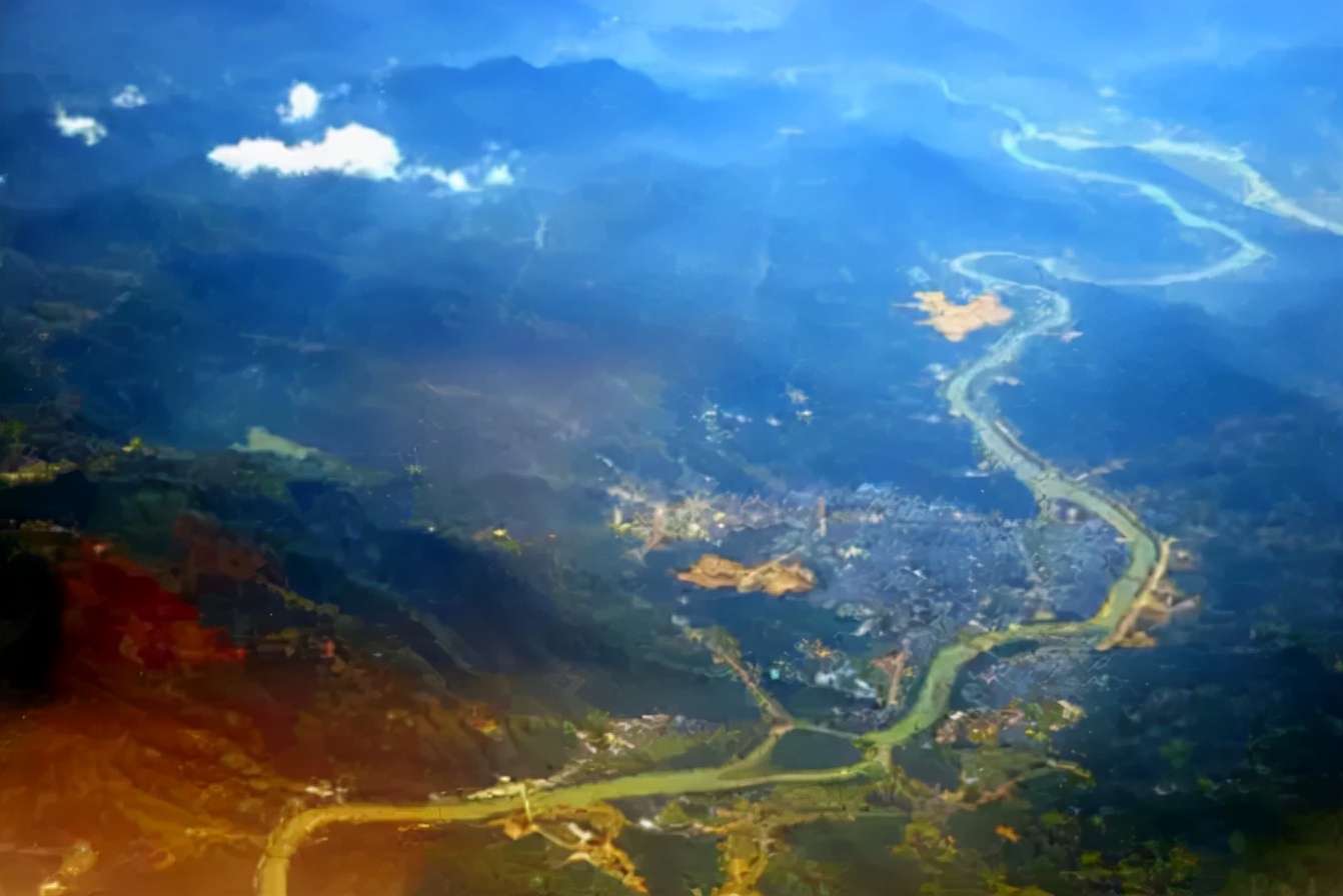 搬砖男孩高考620分，工地收到录取通知书，如今成边防排长