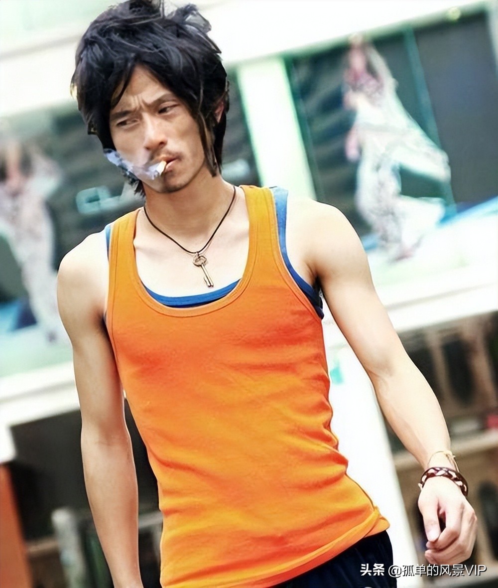 十二年前爆火的犀利哥终究被痴情误了余生