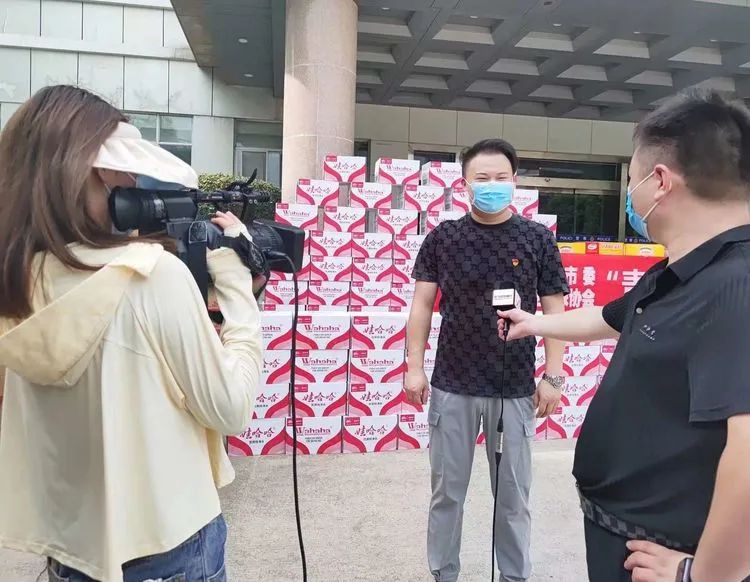 驻马店市青年企业家协会向抗疫一线民（辅）警捐赠价值5万元物资