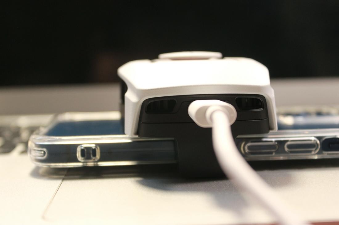 夏天游戏不烫手，一加18W冰点散热背夹辅助iPhone游戏体验