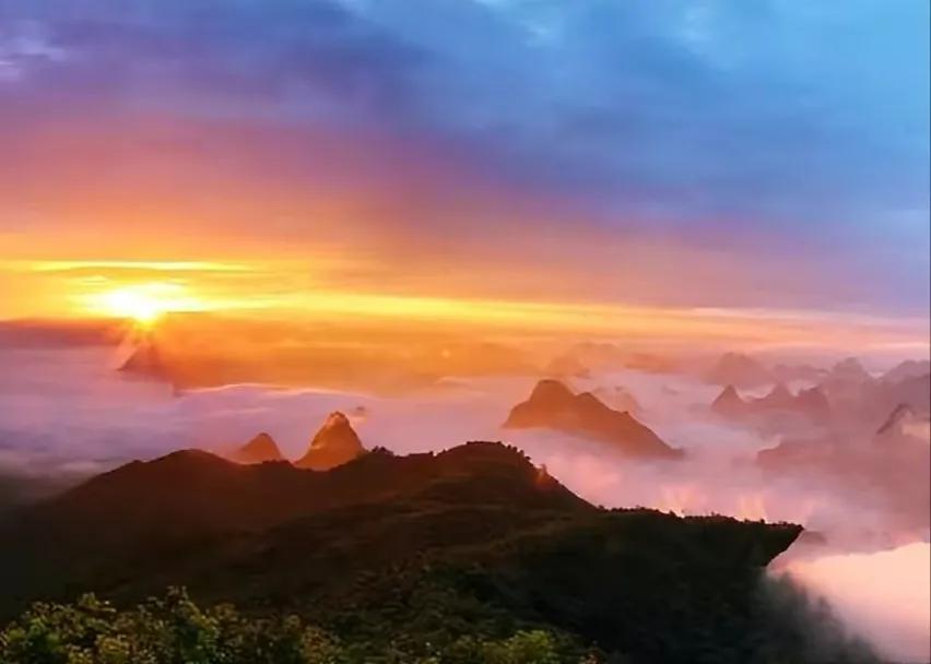 心一动，思念便在心中川流不息；想你，好想去你的身边陪你
