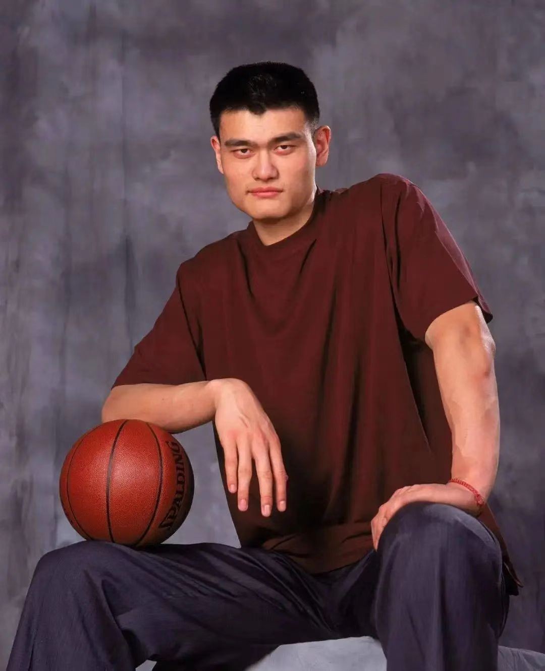 NBA直播湖人vs火箭(NBA最经典的比赛，不得不提13年前西部半决赛，姚明的火箭vs湖人)