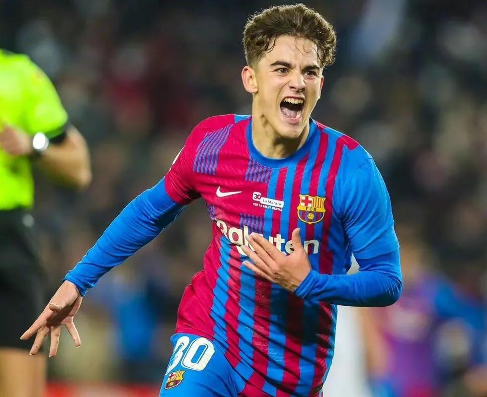 盘点七位u18天才小妖,巴西15岁超新星被皇马巴萨争抢)