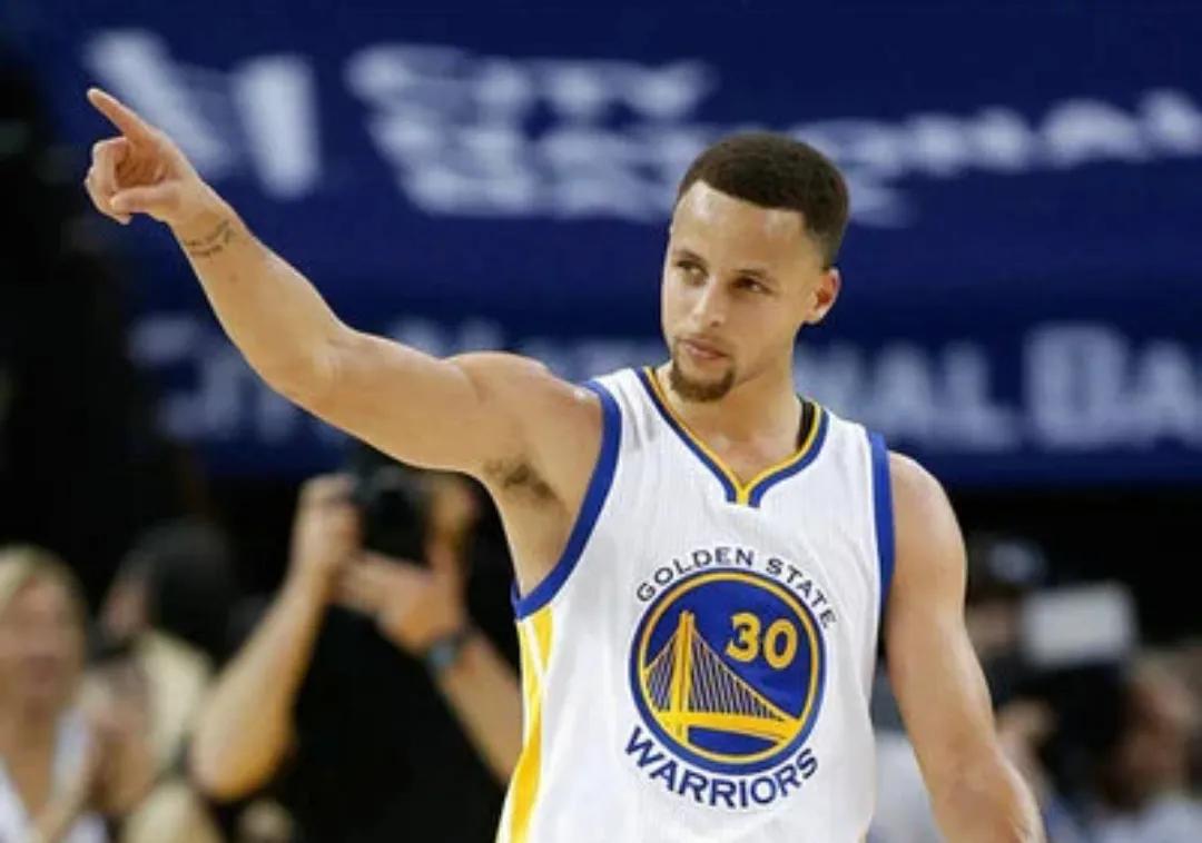 库里为什么不能拿nba三分（只会投3分！是NBA射手库里毁了篮球吗？）-华海博客