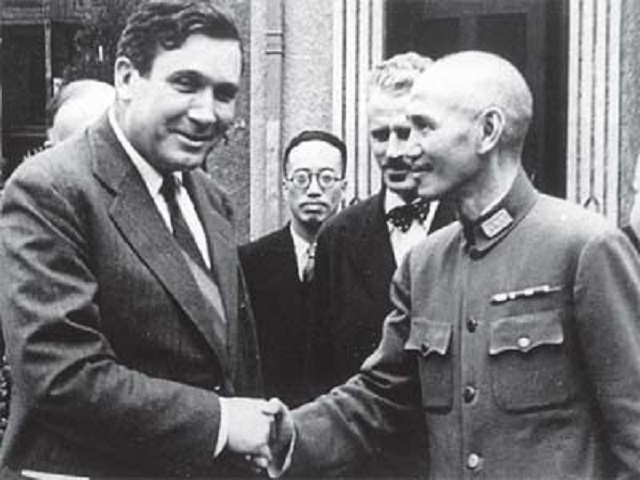 北大女生被美军强奸，全国50万人参与示威游行，高呼美军滚出中国