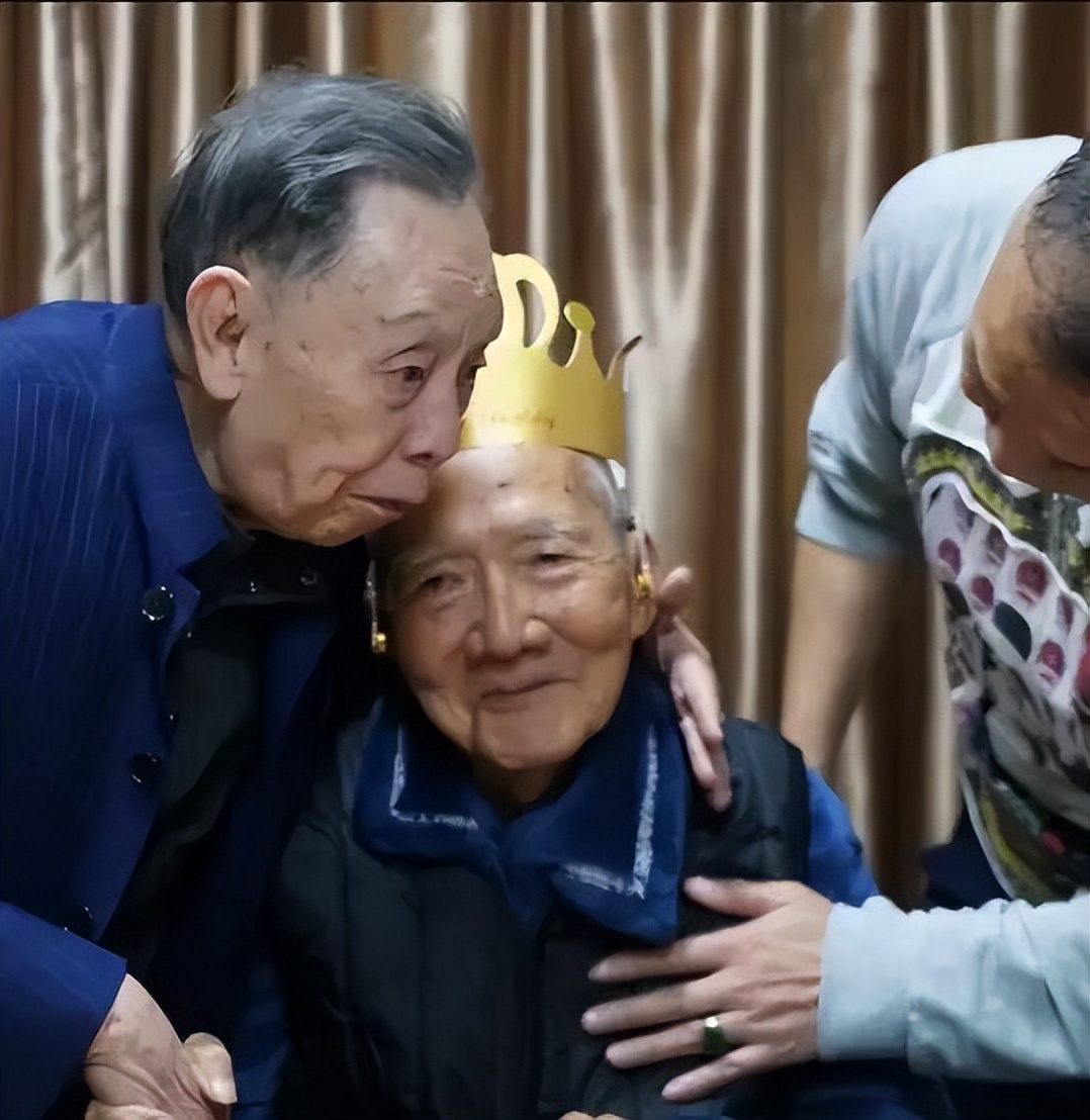 最佳拍档3粤语(87岁的粤语相声演员杨达突传死讯！86岁的黄俊英再次遭受沉重打击)