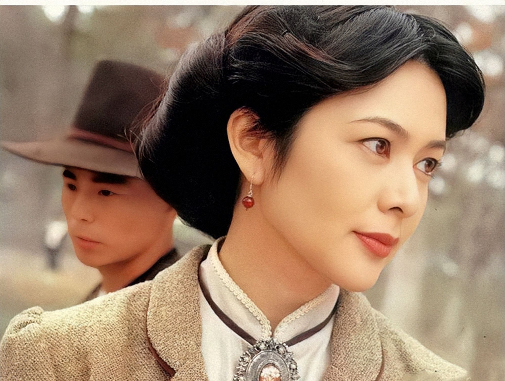 二,曾经香港最靓的女星,现在成了最丑老女人,关之琳(60岁)现在的她