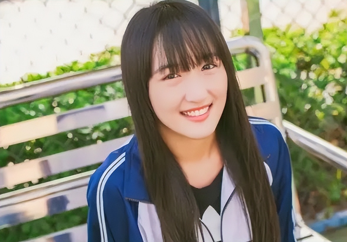 适合学生扎的头发发型(中学生兴起"鲶鱼须"发型,看书挡起半张脸,家长