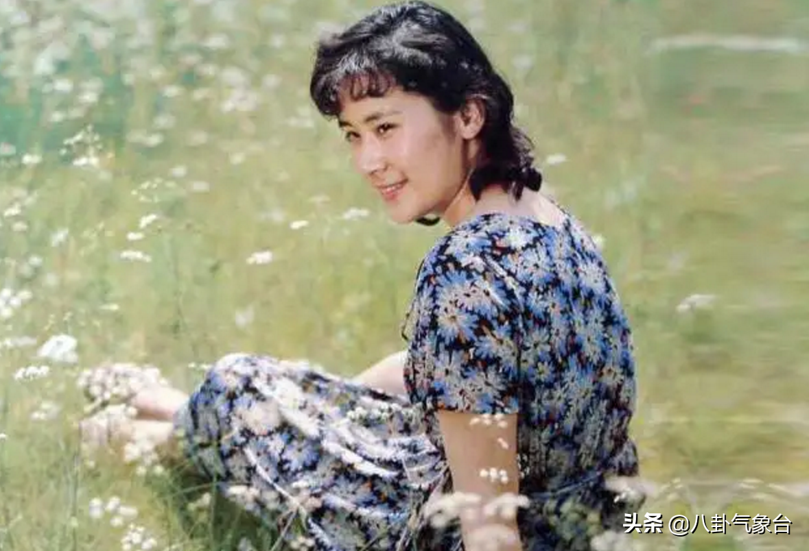 “气质美人”肖雄，将一生奉献给演艺事业，单身30年不后悔