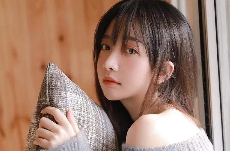 刚和认识的女生聊天老是不回信息，怎么才能让女生和你聊天？