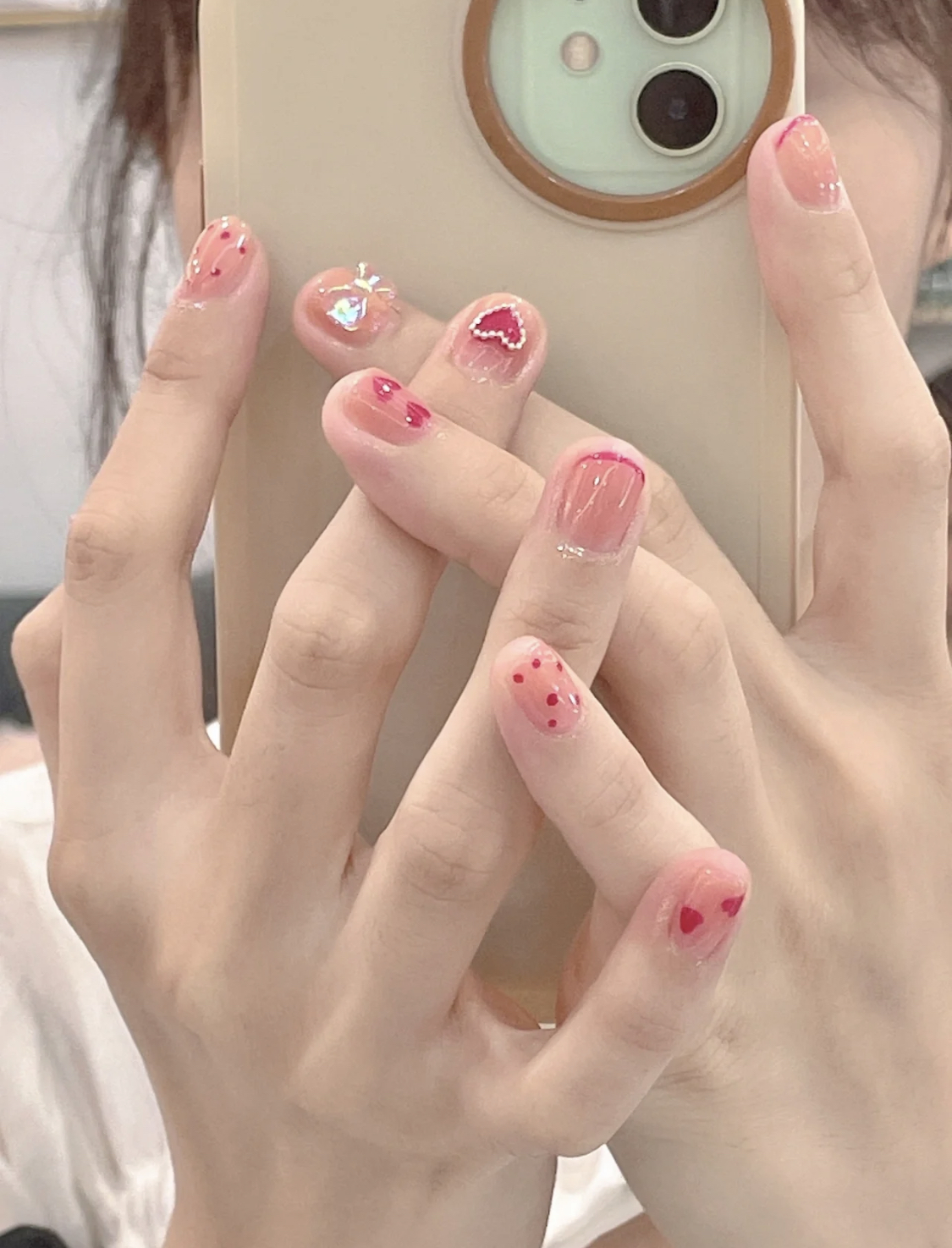 指甲图片美甲2017春天(开春纠结做什么美甲)