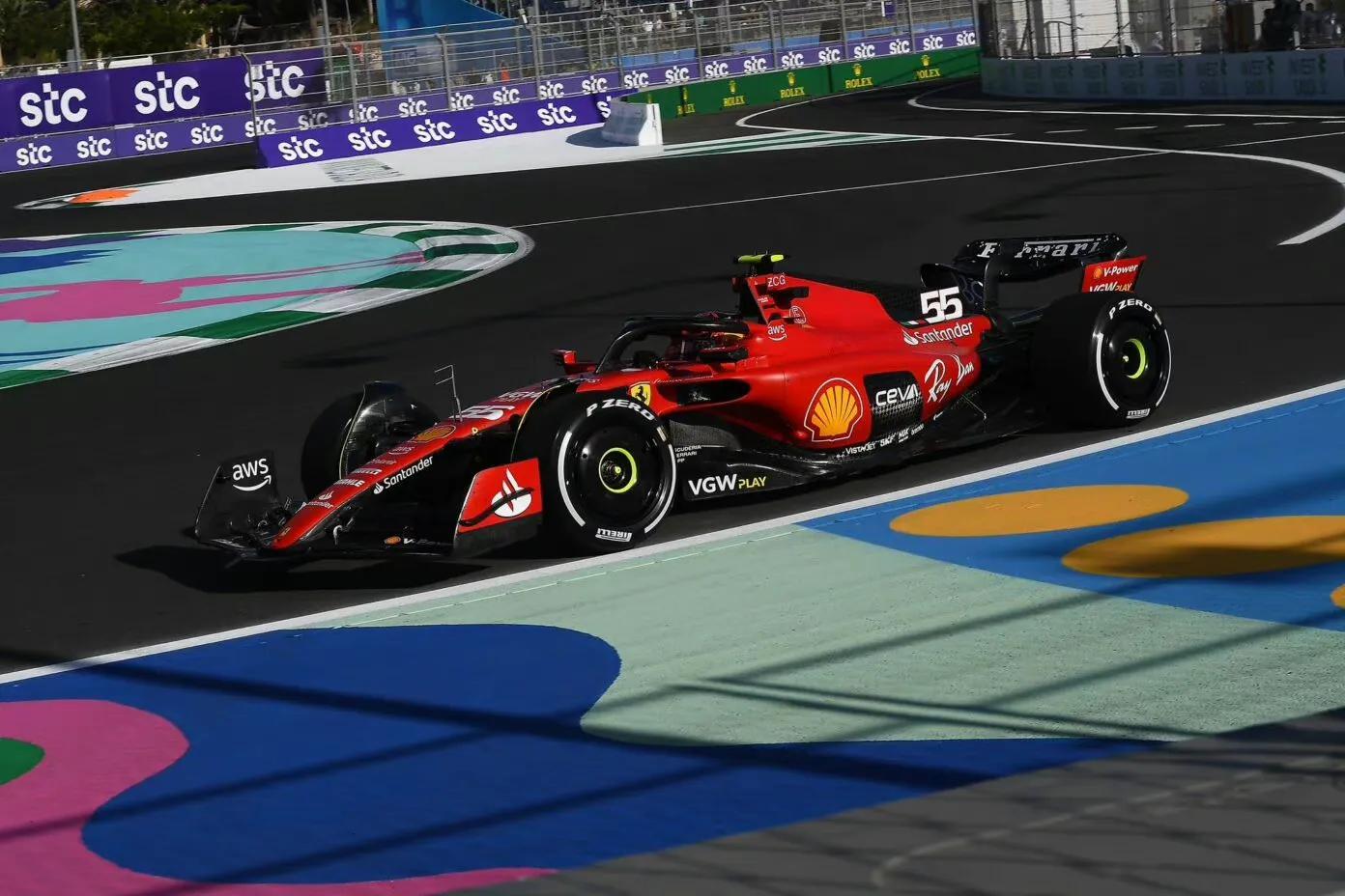 【F1】沙特大奖赛周五要点：法拉利在红牛占据主导地位时抱有希望