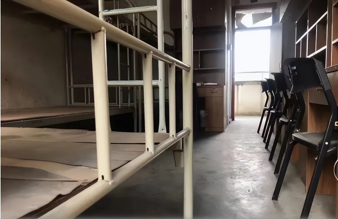 各大高校晒出宿舍环境，研究生看后不淡定了，直言：不想读了