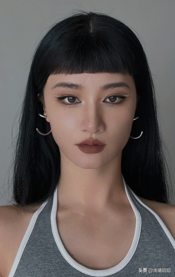 圆脸适合什么发型（你是什么“脸型”就留什么“发型”！方脸适合长发、圆脸适合卷发）