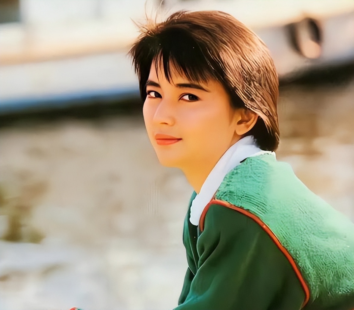 "霸王花"胡慧中:黑帮老大爱她一生,现任入狱也不离不弃