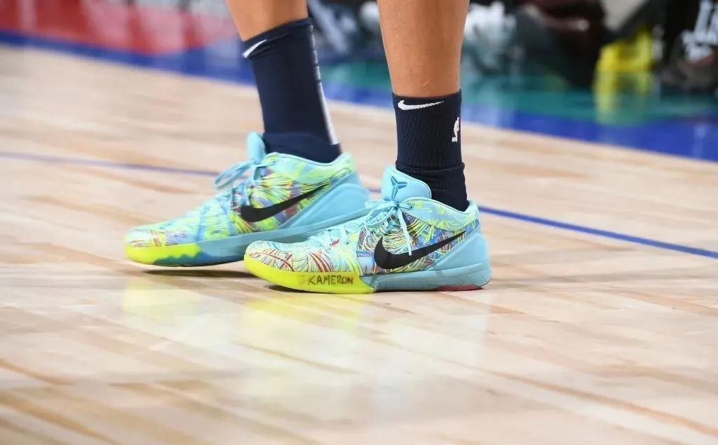 科比第四代篮球鞋图片(NBA球员上脚：莫兰特两双KD4，国产球鞋的颜值很高)