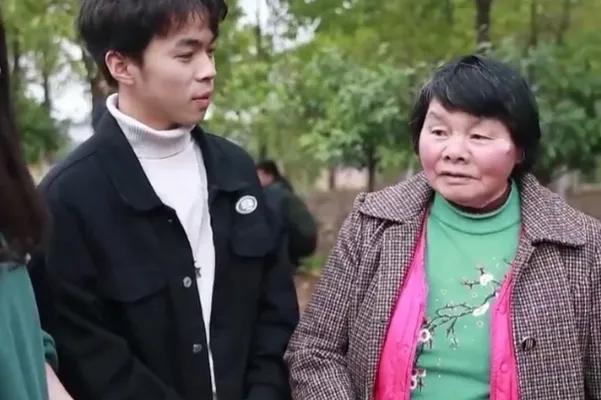 从大学教师（从保洁阿姨到大学老师）