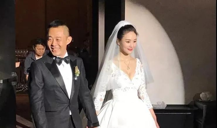 “离婚后至今单身”的15位女星，各有各的心酸，有人差点自杀