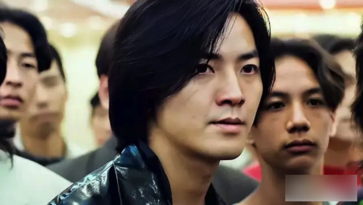 留长发却不娘的6位男明星，个个五官硬朗，野性又帅气