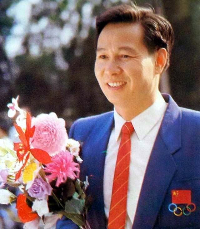 世界杯女排员工（张蓉芳：悲壮的排球生涯有泪水，因丈夫胡进遭非议）