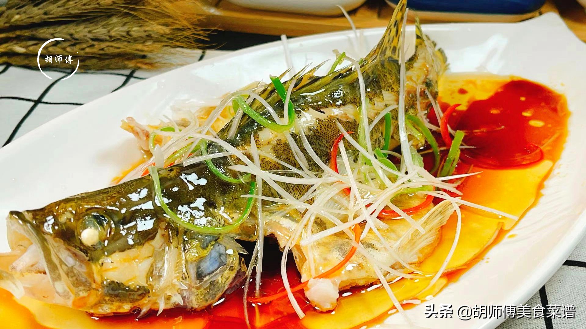 建議中老年人：少吃豬牛羊肉，這4種食物該吃就得吃，別太心疼錢