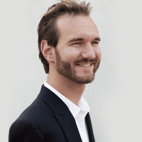 天生没有四肢,却娶娇妻5年生4娃的尼克·胡哲,是怎么做到的