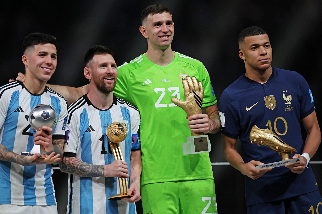 姆巴佩睾丸切除（又是姐弟恋！姆巴佩爱上大四岁辣妈，还曾一度与变性人模特交往）