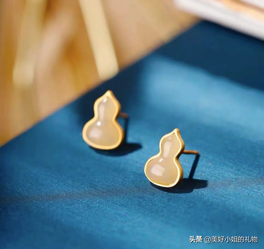 母亲节礼物系列I 细数我私藏的宝藏首饰，千元不到让妈妈闪耀起来